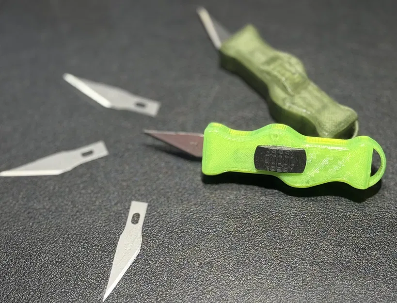 Móc khóa dao Xacto OTF mini V3.0 - Image 1