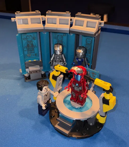 Bệ Lắp Ráp Iron Man Tỉ Lệ Phóng Đại (Tỉ lệ 2.5:1) - Image 1