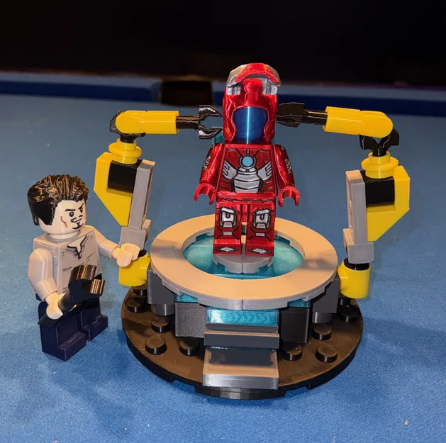 Bệ Lắp Ráp Iron Man Tỉ Lệ Phóng Đại (Tỉ lệ 2.5:1) - Image 2
