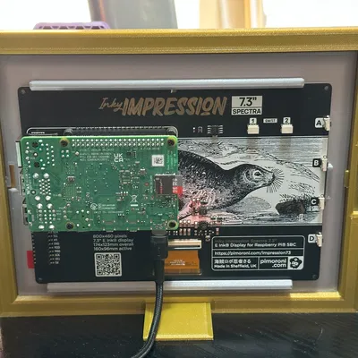 Khung Ảnh PiMoroni Inky Impression 7.3 (Phiên Bản 2025 - PIM773)