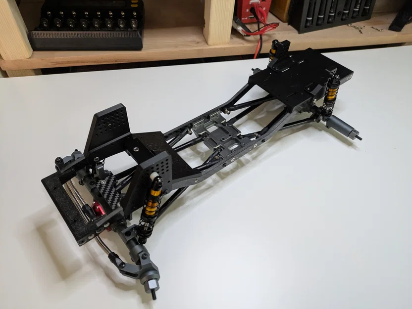 Khung gầm Scale Crawler tùy chỉnh dựa trên SCX10 Gen 1 - Image 8