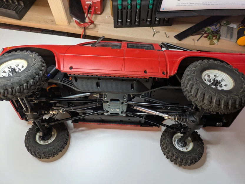Khung gầm Scale Crawler tùy chỉnh dựa trên SCX10 Gen 1 - Image 16