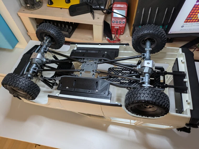 Khung gầm Scale Crawler tùy chỉnh dựa trên SCX10 Gen 1 - Image 20