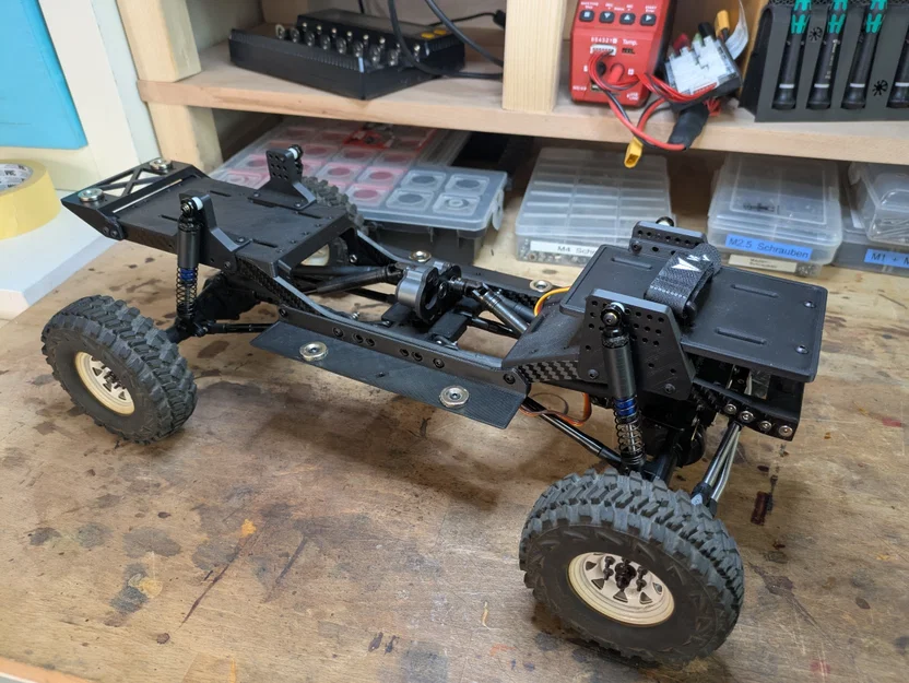 Khung gầm Scale Crawler tùy chỉnh dựa trên SCX10 Gen 1 - Image 24