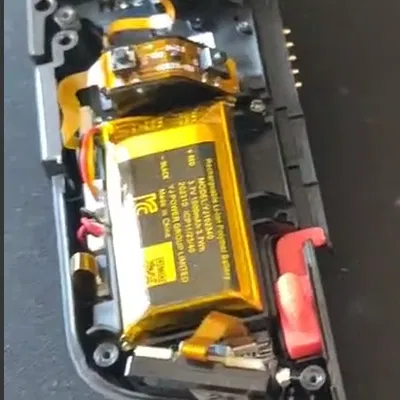 Lenovo Legion Go - Ngàm khóa cho bộ điều khiển