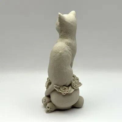 Mèo Thần Bí Trên Đầu Lâu (Mystic Cat on Skulls)