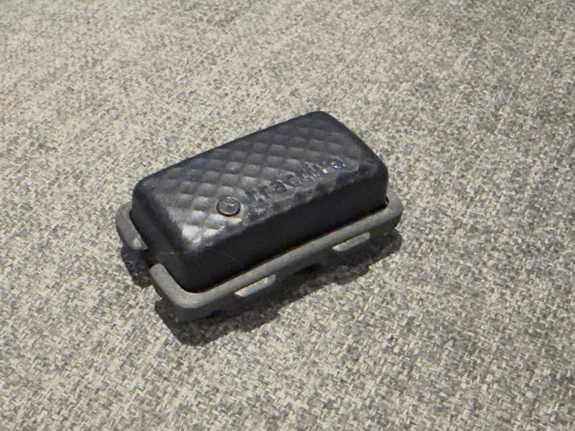 Khung gắn thay thế cho định vị GPS Tractive CAT Mini - Image 1