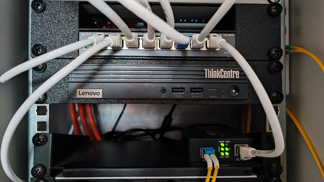Giá treo tủ Rack 10 inch cho Lenovo ThinkCentre M70q / M80q / M90q - Image 2