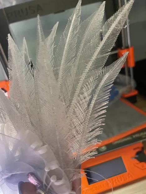 Split Feathers (Bản remix của mẫu lông vũ siêu thực) - Image 1