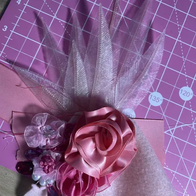 Split Feathers (Bản remix của mẫu lông vũ siêu thực)