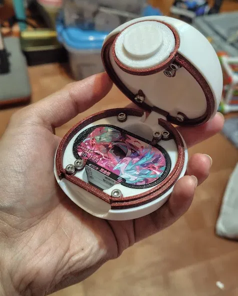 Hộp Đựng Thẻ Pokemon Mezastar Pokeball In 3D Độc Đáo - Image 2