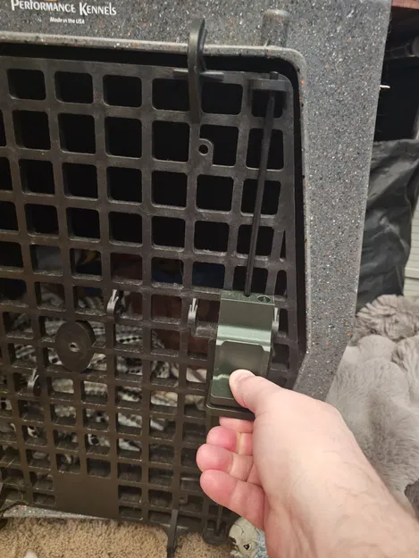 Finger Saver - Dụng cụ bảo vệ ngón tay khi mở cửa chuồng chó Ruffland - Image 1