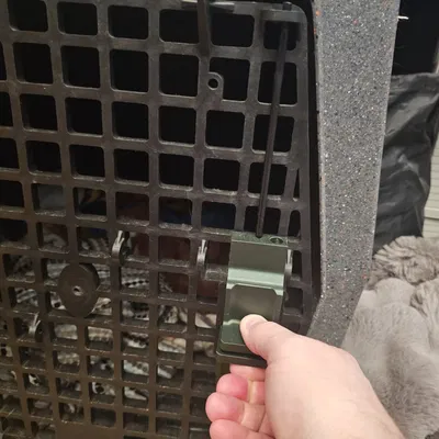 Finger Saver - Dụng cụ bảo vệ ngón tay khi mở cửa chuồng chó Ruffland