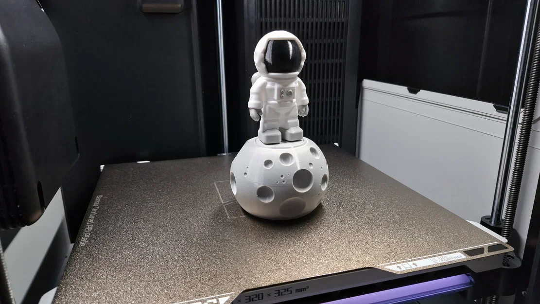 Astronaut Moon Box - Mô hình phi hành gia kết hợp hộp đựng đồ - Image 1