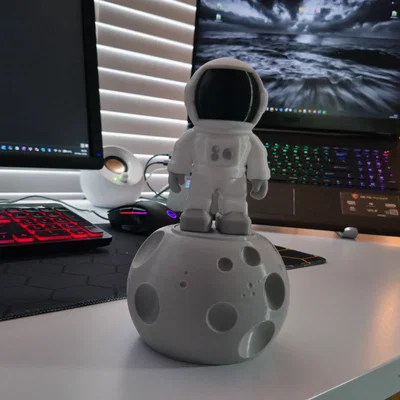 Astronaut Moon Box - Mô hình phi hành gia kết hợp hộp đựng đồ