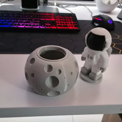 Astronaut Moon Box - Mô hình phi hành gia kết hợp hộp đựng đồ