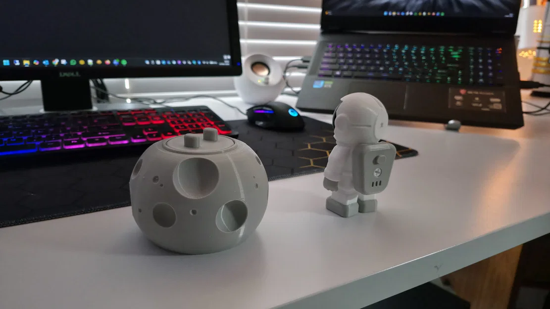Astronaut Moon Box - Mô hình phi hành gia kết hợp hộp đựng đồ - Image 6