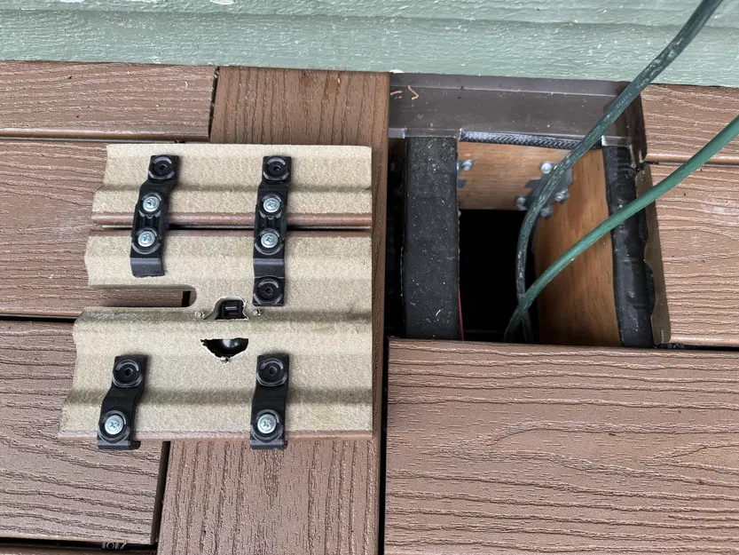 Bộ kit đầu nối Fiberon deck hatch - Image 1