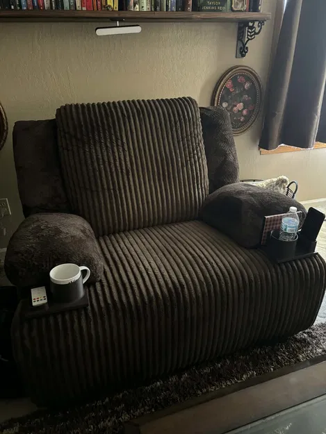 Khay Để Ly Và Ngăn Đựng Đồ Cho Ghế Ashley Furniture Extra Wide Recliner - Image 1