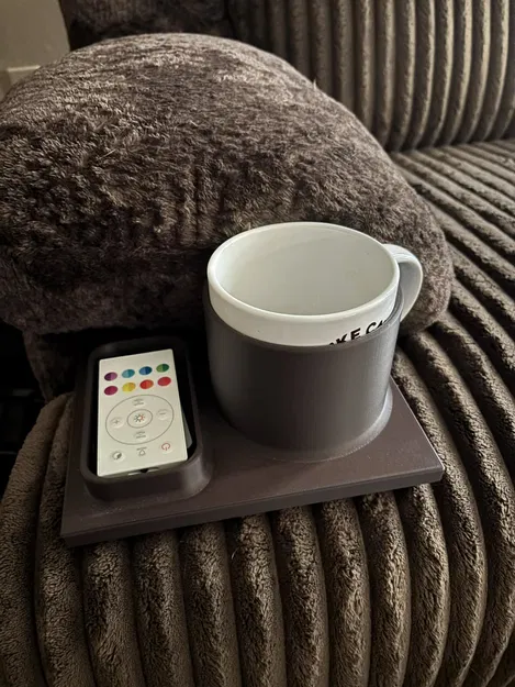 Khay Để Ly Và Ngăn Đựng Đồ Cho Ghế Ashley Furniture Extra Wide Recliner - Image 2