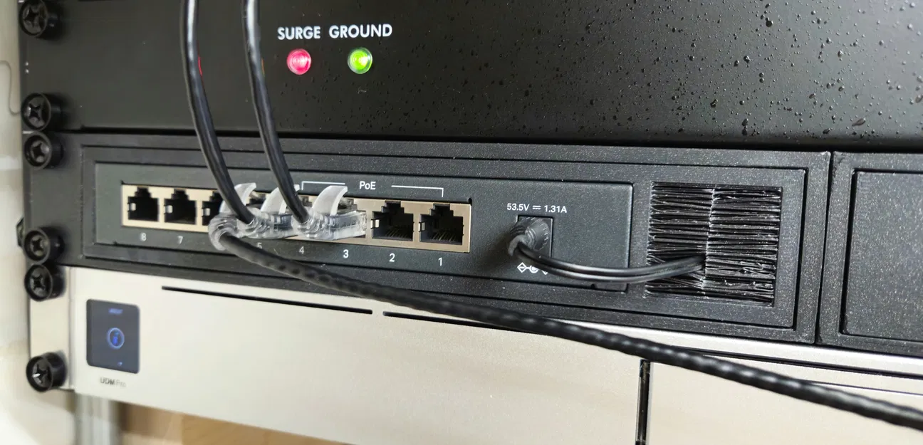 Khay lắp TP-Link TL-SF1008P cho tủ Rack 19" 1U - Image 1