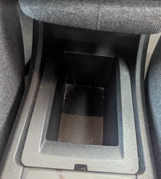 Đế sạc không dây cho bệ trung tâm xe Renault Zoe ZE50/ZE40 - Image 3