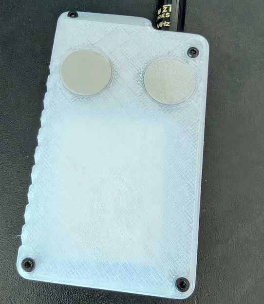 Nắp lưng mở rộng Muzi Works Base Duo cho pin dung lượng lớn - Image 1