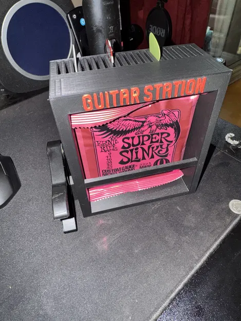 Guitar Station - Kệ treo tường/để bàn cho capo, dây đàn và phím gảy - Image 1