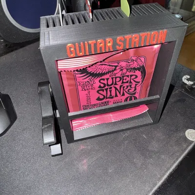 Guitar Station - Kệ treo tường/để bàn cho capo, dây đàn và phím gảy