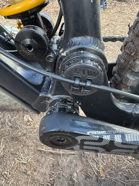 Ngàm Gắn Dây Dầu Thắng RAAW Madonna Pivot Point - Image 1