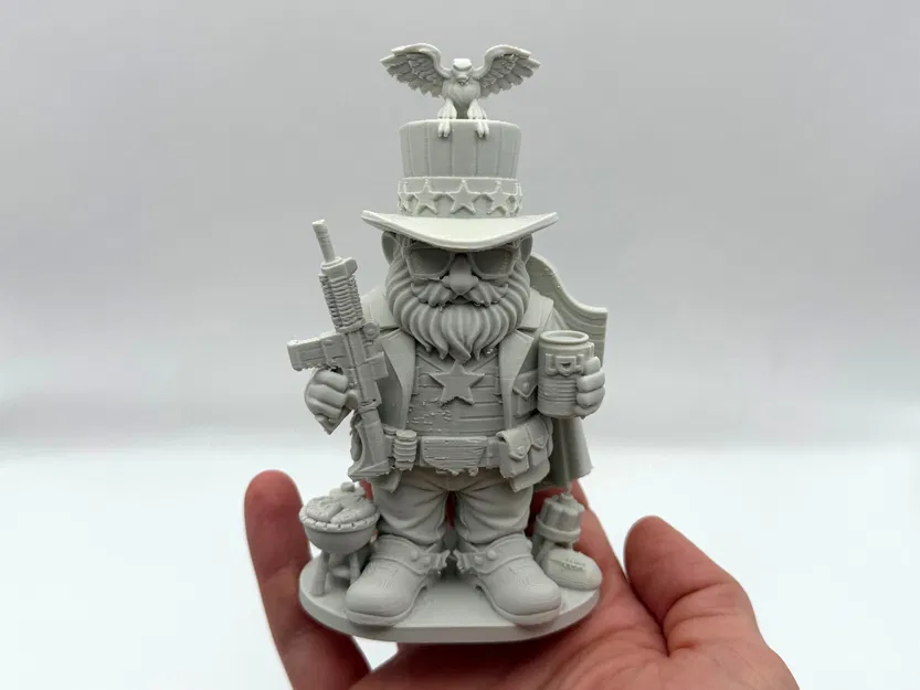 Tượng chú lùn làm vườn yêu nước (Patriot Garden Gnome) - Image 1