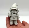 Mô hình Nữ Nhân Viên Kiểm Soát Không Lưu (ATC) Garden Gnome - Thumbnail 1