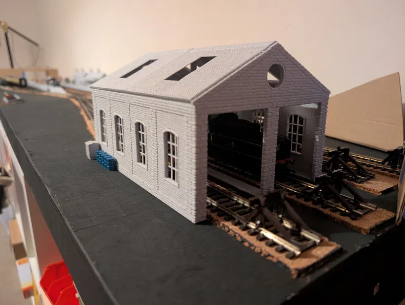 Mô hình nhà chứa đầu máy xe lửa 2 đường ray phong cách gạch cổ điển - Image 1