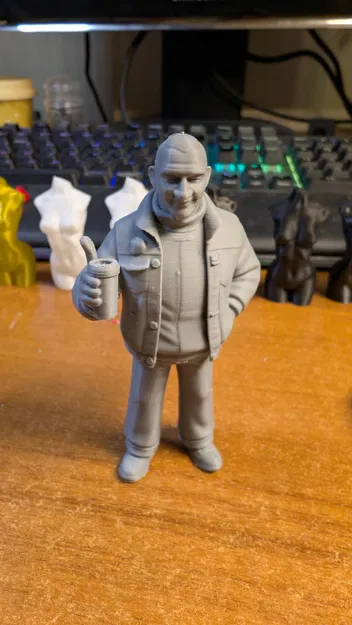 Mô hình 3D người đàn ông cầm cốc cà phê cực chất cho bàn làm việc - Image 2