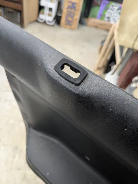 Ốp trang trí núm khóa cửa Mazda 323 BF - Image 1