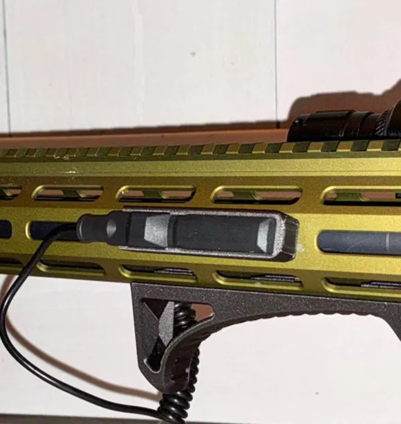 Ngàm gắn công tắc áp suất M-lock cho Feyachi FL-11, FL-14 in 3D - Image 1