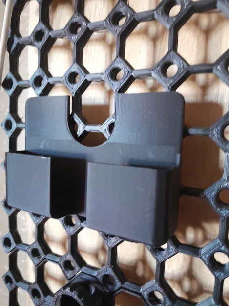 Giá đỡ điện thoại cho Multiboard có khe cắm ốp lưng chống - Image 1