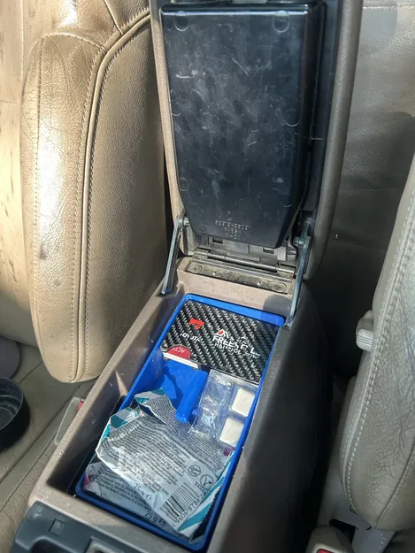 Khay tổ chức bệ tì tay cho Toyota 4Runner thế hệ 3 - Image 2