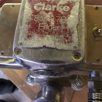 Bộ chuyển đổi máy hút bụi cho Clarke Super-7R Edger (OpenSCAD)