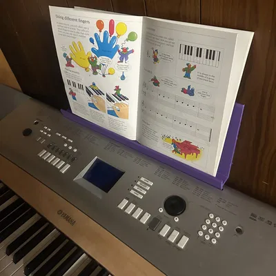 Giá đỡ bản nhạc cho đàn piano