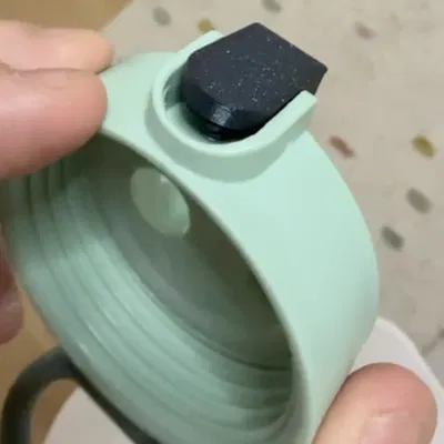 Phụ kiện mở nắp bình sữa Momcozy thiết kế tối ưu - In 3D tiện lợi