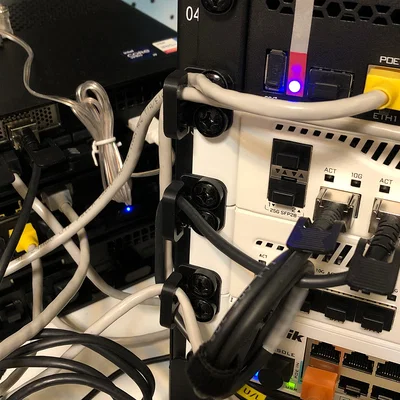 Móc treo quản lý dây cáp cho tủ Rack (Mini, 3 kích cỡ)