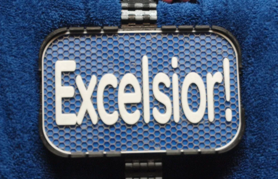 Bảng hiệu Excelsior - Image 1