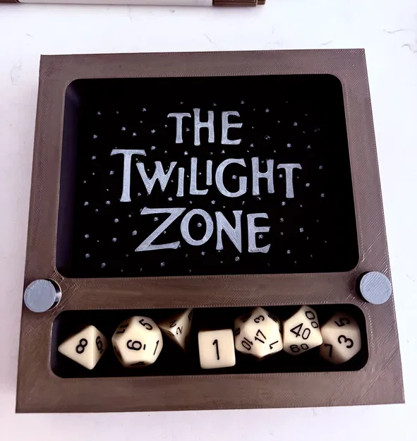 Khay Xúc Xắc Hình TV Cổ Điển (Dice Tray) Độc Đáo Cho Game Thủ - Image 1