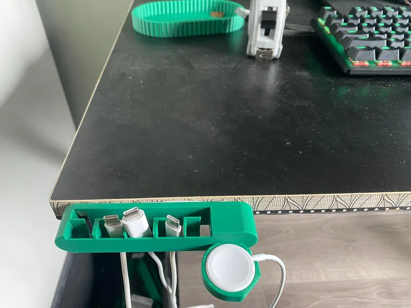 Giá đỡ cáp sạc 5 trong 1 tích hợp đế sạc Apple Watch gọn gàng - Image 4