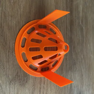 Bẫy ong bắp cày cải tiến với kẹp giữ chắc chắn (Hortnet trap)