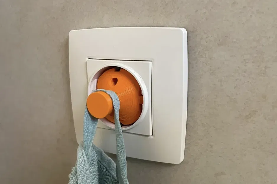 Móc treo cắm vào ổ điện (Plug-in Hook) - Image 1