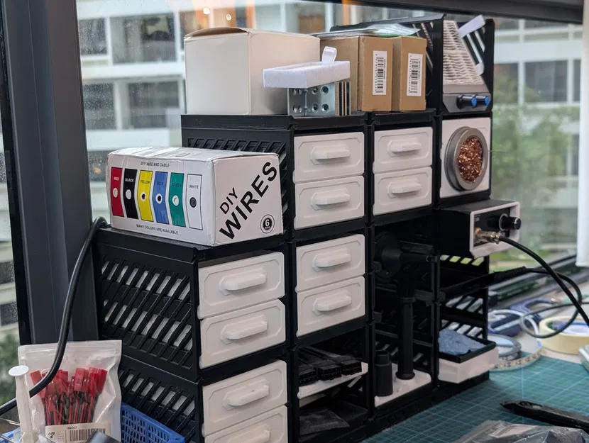 Modshelf: Hệ thống kệ lưu trữ dạng module theo chiều dọc - Image 1