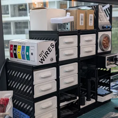 Modshelf: Hệ thống kệ lưu trữ dạng module theo chiều dọc