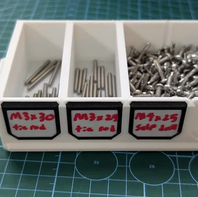 Modshelf: Hệ thống kệ lưu trữ dạng module theo chiều dọc